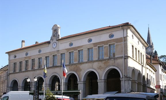 Les_Halles_de_LA_Tour_du_Pin
